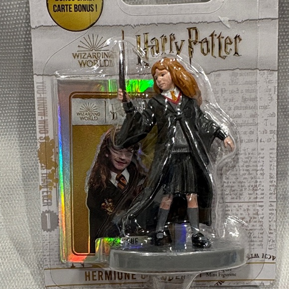 3 Harry Potter Wizarding World Mini Figure with Card Approximately 2inches tall - Picture 5 of 8